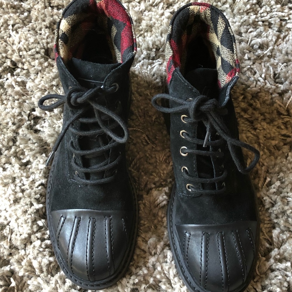 Nine West black booties
